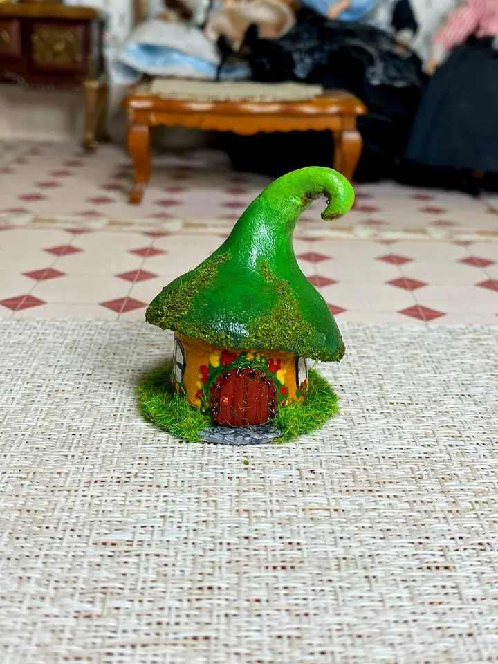 Forest mini house. Dollhouse miniature. 1:12. House for a gnome. Handmade.