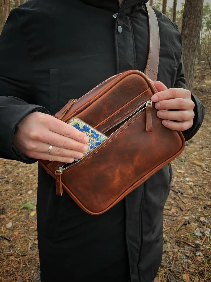 PDF Pattern for men's chest bag - pattern men's Chest bag for iPad - Download PDF Punch pitch 4 mm.