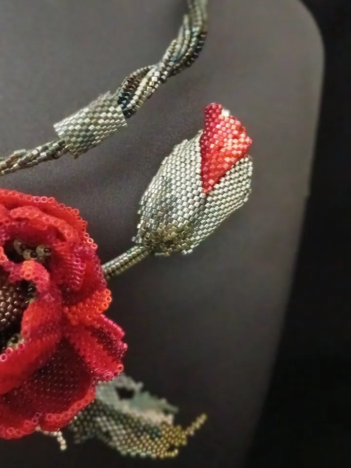 Poppy beaded necklace