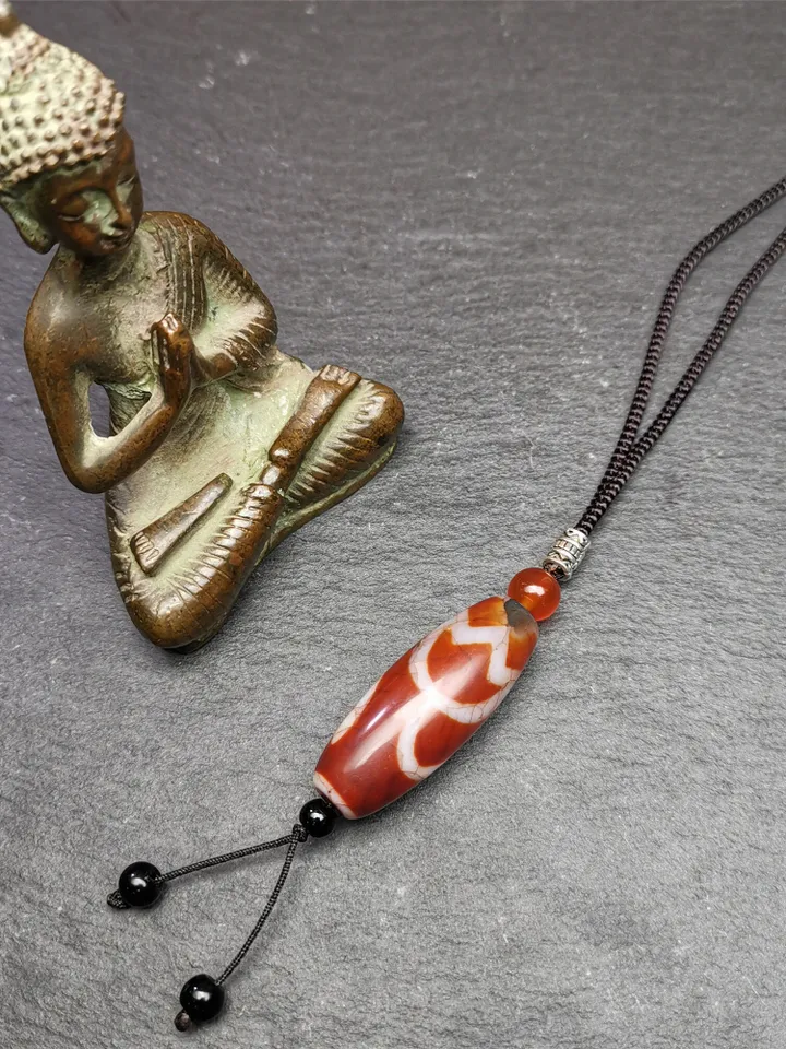 Gandhanra Unique Tibetan Fire Agate Lotus Dzi Bead Necklace,1.57" × 0.75"