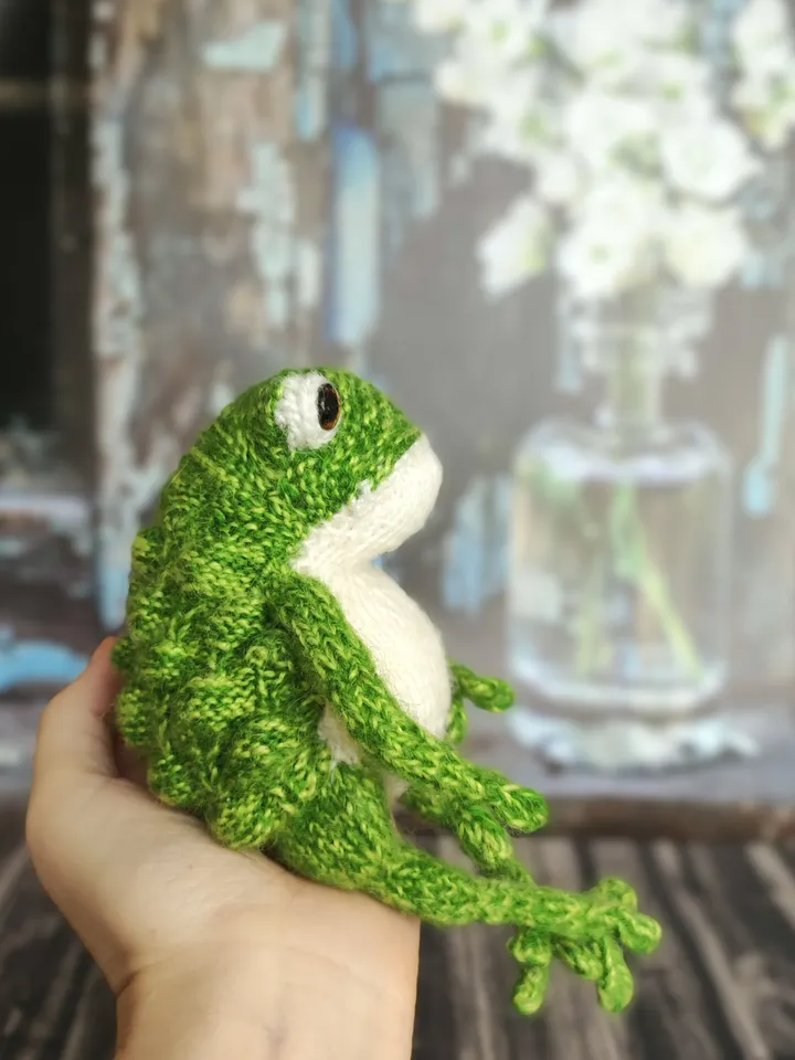 Funny toad knitted TO ORDER   Crazy frog Knitted frog Knitted green froggy Cute green frog Knitted toad