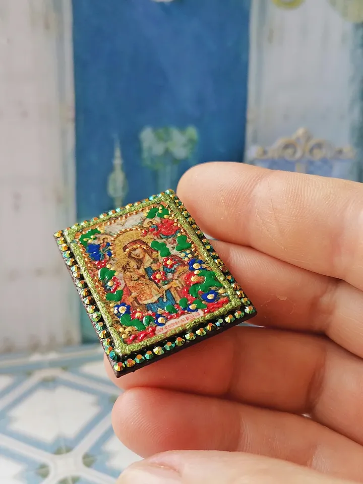 Miniature icon. Christmas icon.1:12 scale.Dollhouse miniature. Christmas. 1:12.Handmade. Icon with rhinestones.