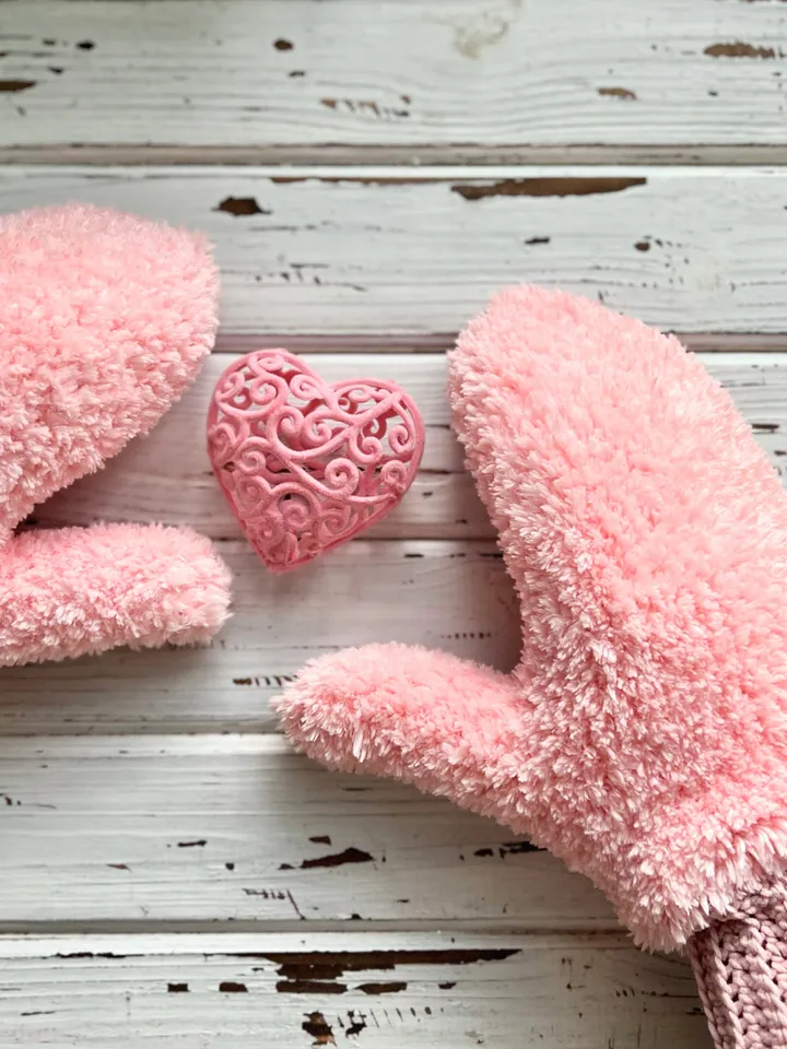 Set of 2 crochet patterns, mittens and earmuffs, PDF pattern and video tutorial, digital instant download