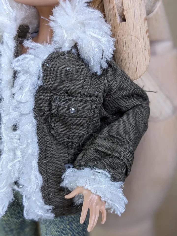Khaki jacket for 10.5-inch female dolls (MH, EAH)