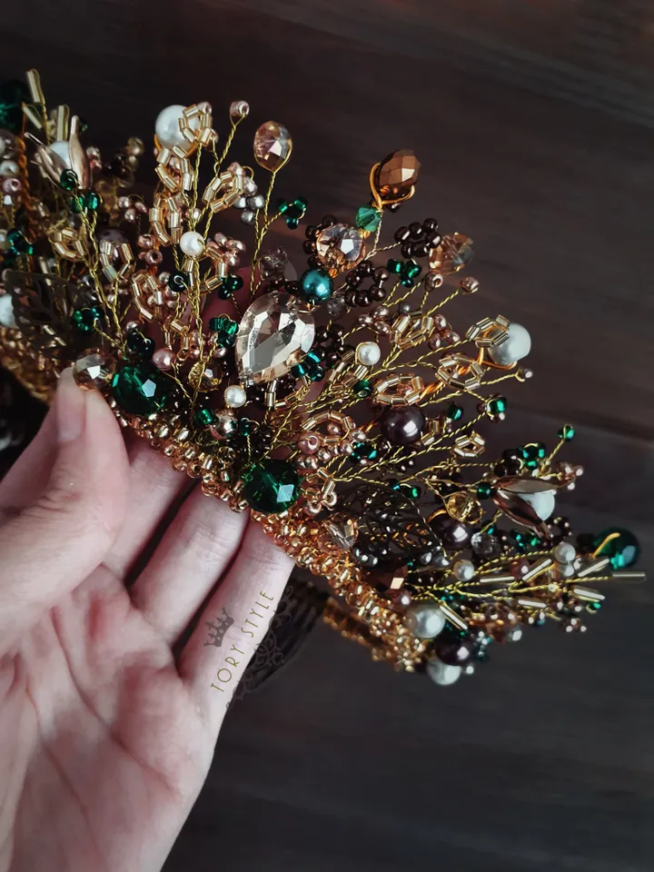 Gold emerald crown, Gold crown, Emerald crown, green crown, Crown, Gold tiara, Emerald tiara, Gold and green tiara, Gold and Emerald tiara, Forest accessories, Forest style jewelry, boho jewelry, rustic jewelry, Elven headpiece
