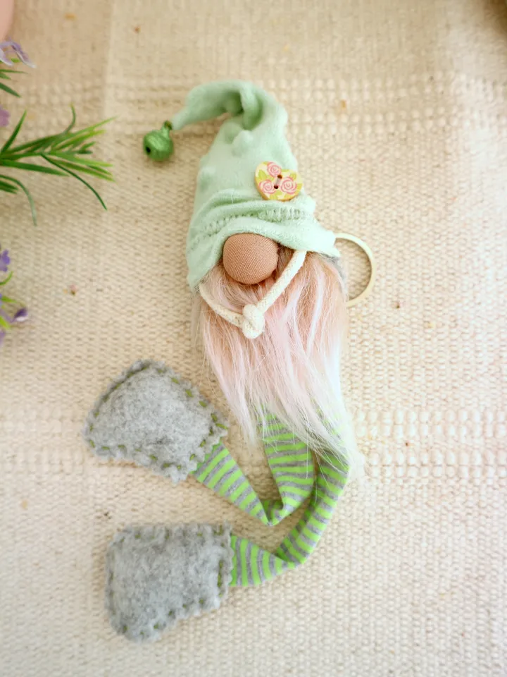 Spring gnome keychain