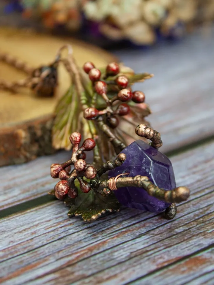 Handmade copper nature leaf necklace with amethyst crystal, handmade jewelry, Gift for her, Electroformed jewellry