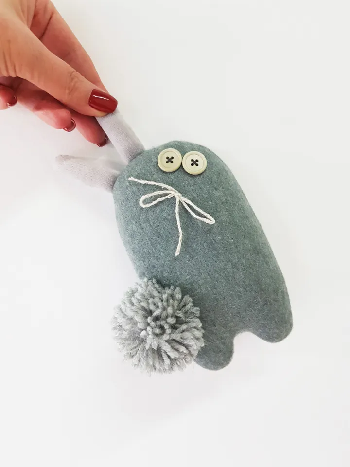 Easter Bunny sewing pattern PDF, digital tutorial in english, stuffed animal diy