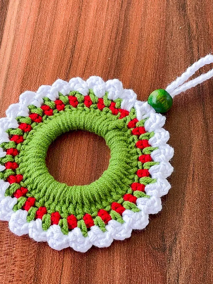 Unique Christmas Wreath Crochet Pattern, Easy Holiday Ornament PDF Tutorial, Beginner-Friendly Festive Decor, Instant Download