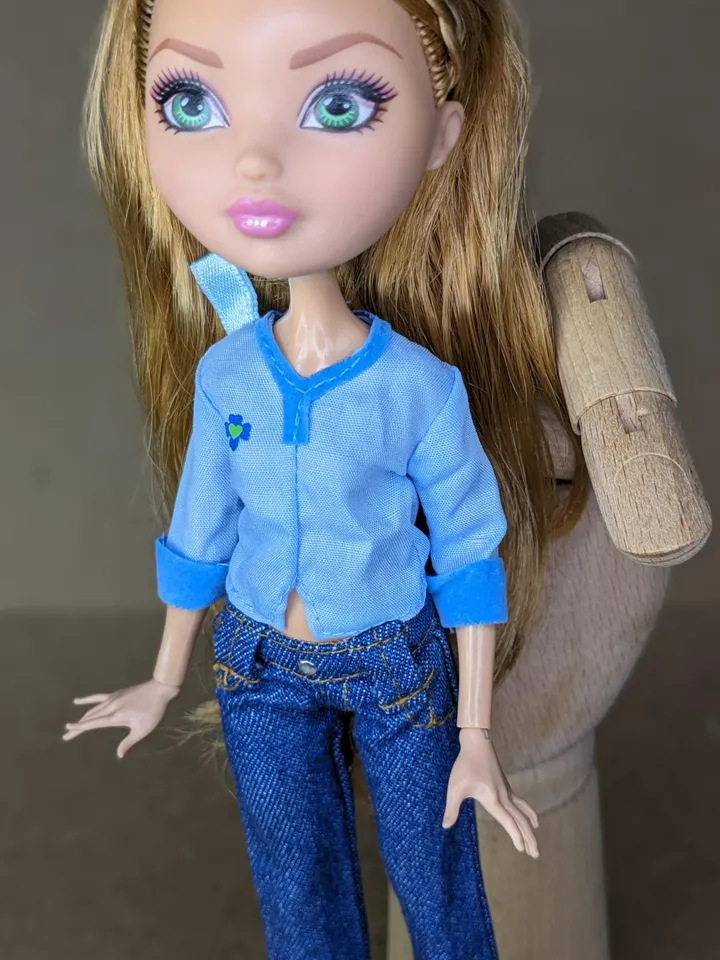 Blue shirt for 10.5-inch female dolls (MH, EAH)