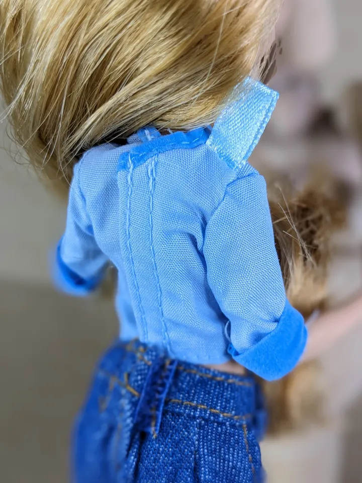 Blue shirt for 10.5-inch female dolls (MH, EAH)