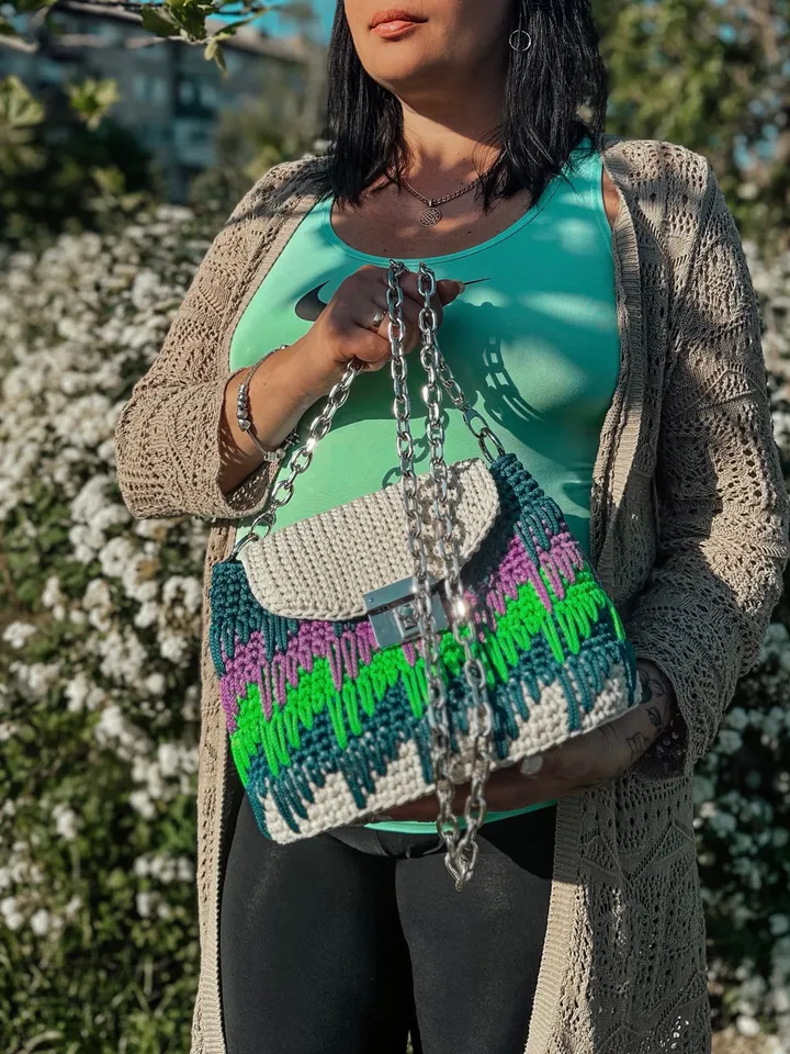 Crochet pattern small women handbag PDF digital instant download and video tutorial, shoulder striped bag, small purse, crochet clutch