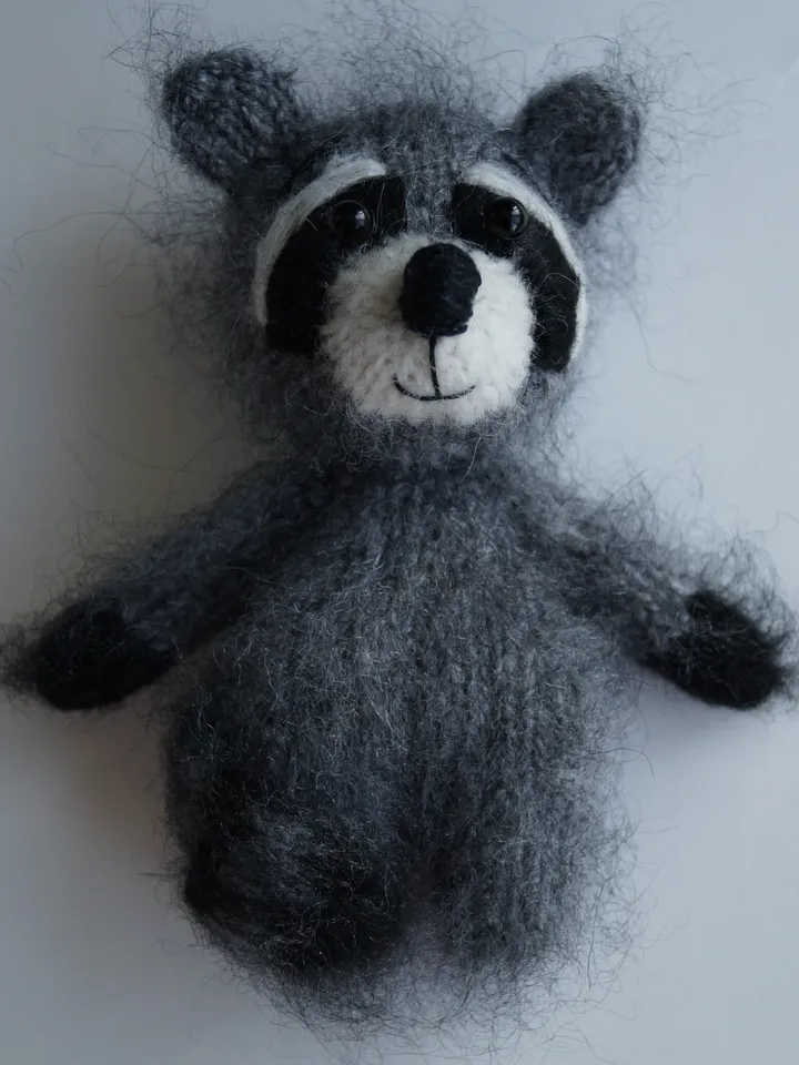 Raccoon toy knitting pattern. PDF and Video