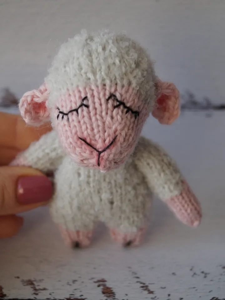 Sheep toy knitting pattern, PDF. Amigurumi pattern