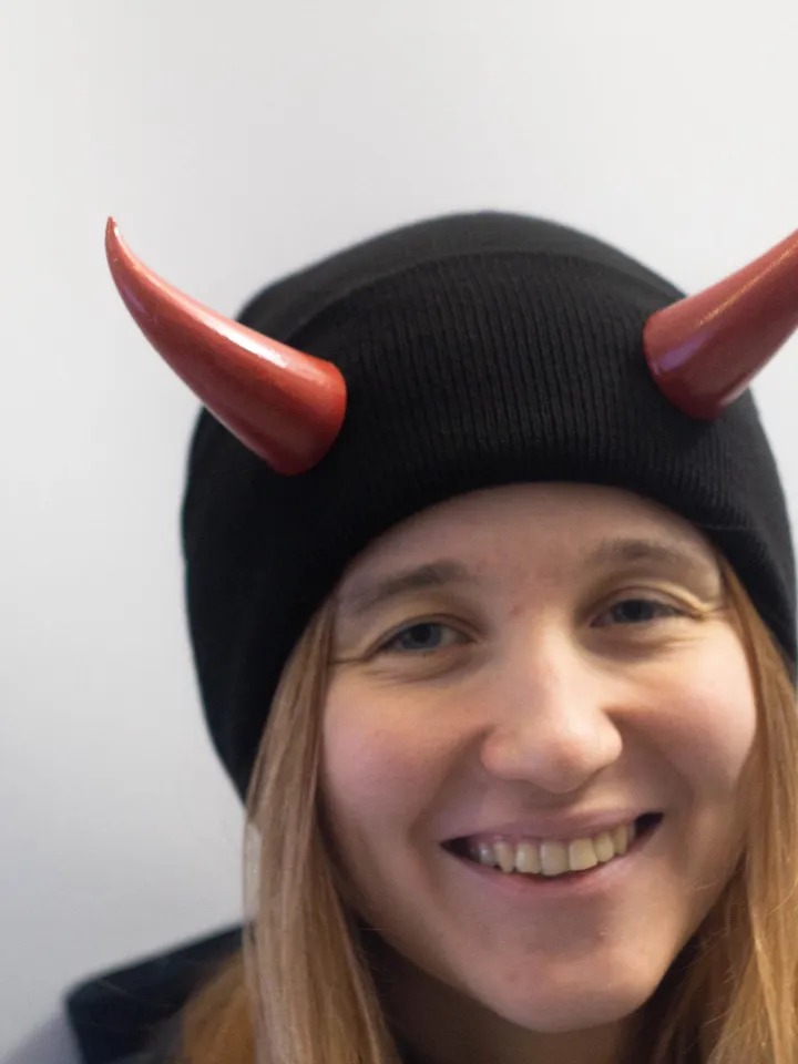 Black Beanie with red devil horns, slouchy fisherman-style beanie with bull horns for Halloween, Photoshoot, Realistic Fantasy Cosplay Horns