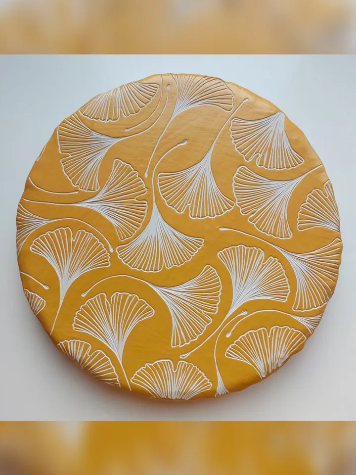Ginkgo leaves. Paint carving. Diameter is 21.5 cm