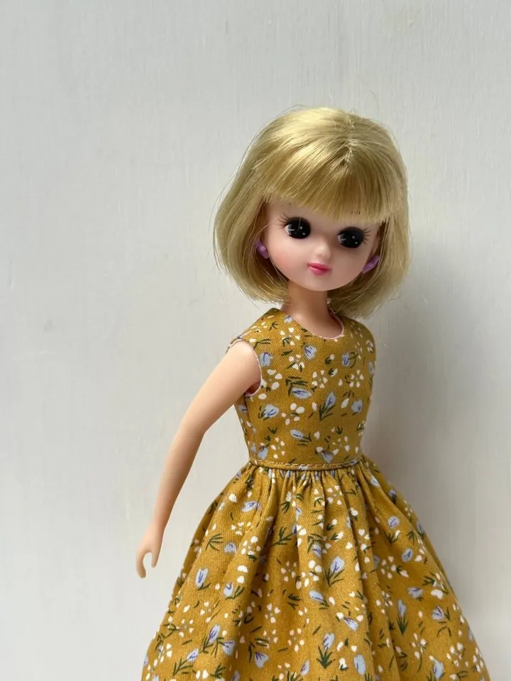 Tiny Charmer dress pattern for Licca and Blythe dolls.