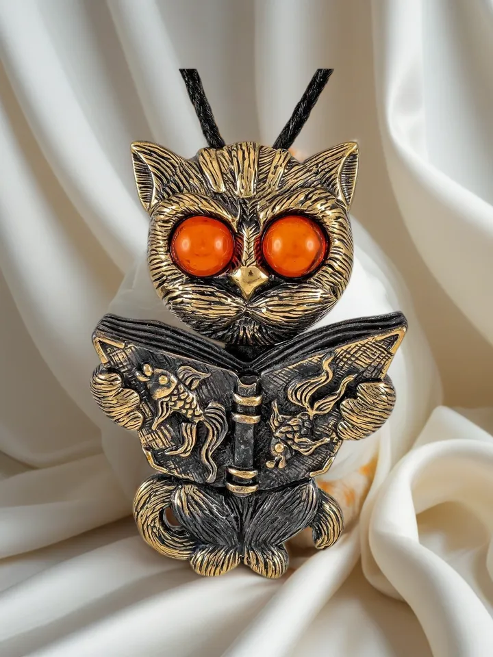 Funny Cat Jewelry Gold Brass and Amber Pendant Necklace for Men Women