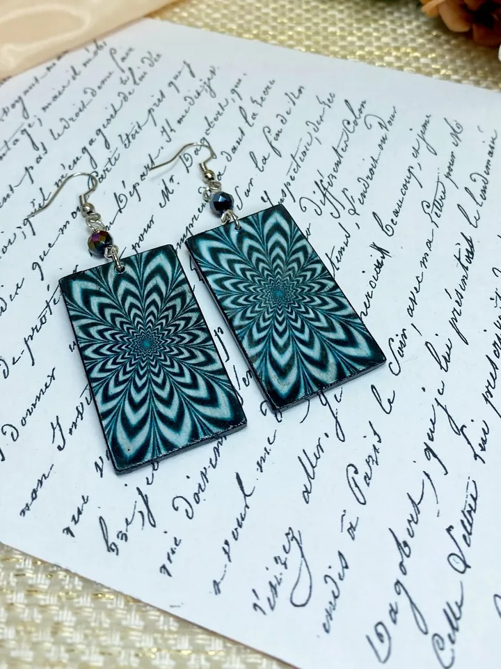 Handmade earrings. Optical illusion. Individual design.