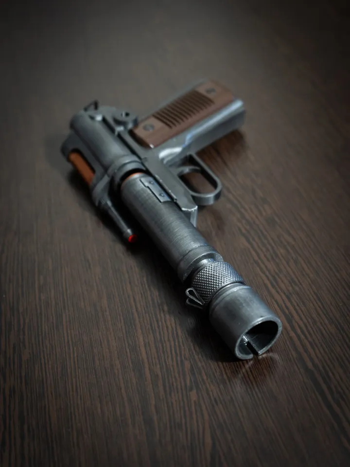 Star Wars Outlaws Kay Vess VM-19 heavy blaster pistol