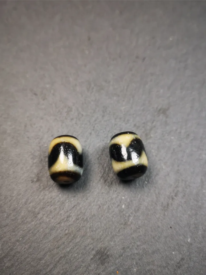Gandhanra Tibetan Tiger Tooth Dzi Bead Accessories,Dzi Spacer Beads,Marker Beads for Mala Necklace,0.47" × 0.6"
