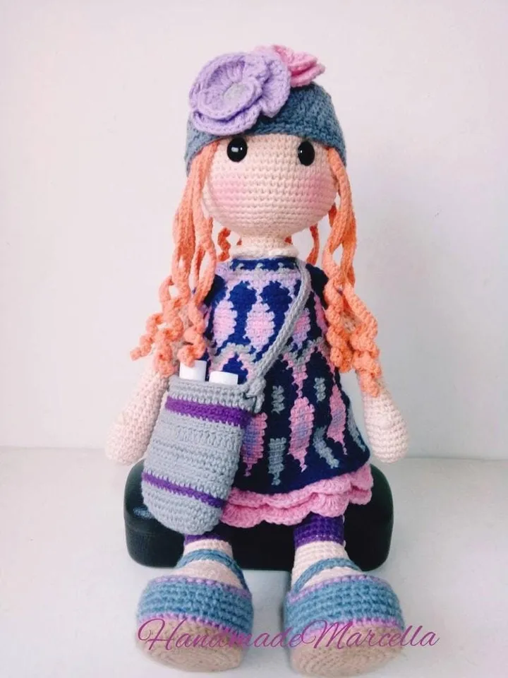 Jemma Doll β 33 cm Crochet Amigurumi with Hat β Articulated Handmade Doll β Tapestry Dress β Collectible Gift for Girls & Adults
