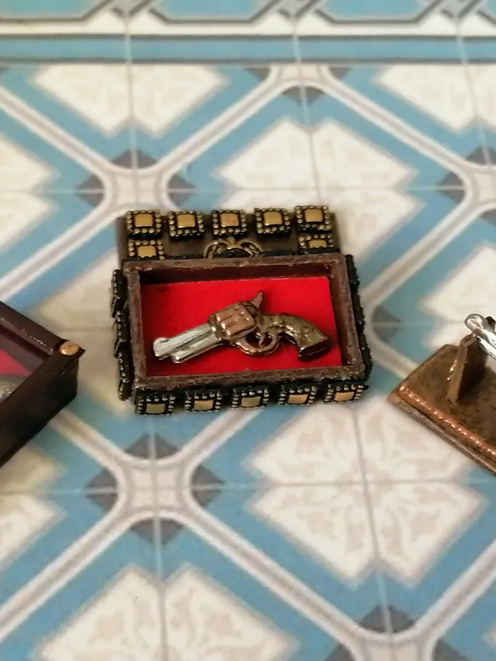 Pistols for collection. Collection weapon.Dollhouse miniature.1:12 scale.
