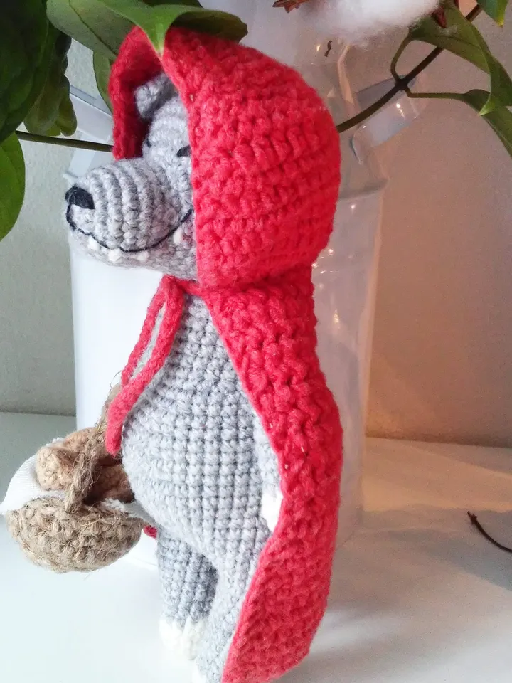 Crochet pattern wolf red riding hood