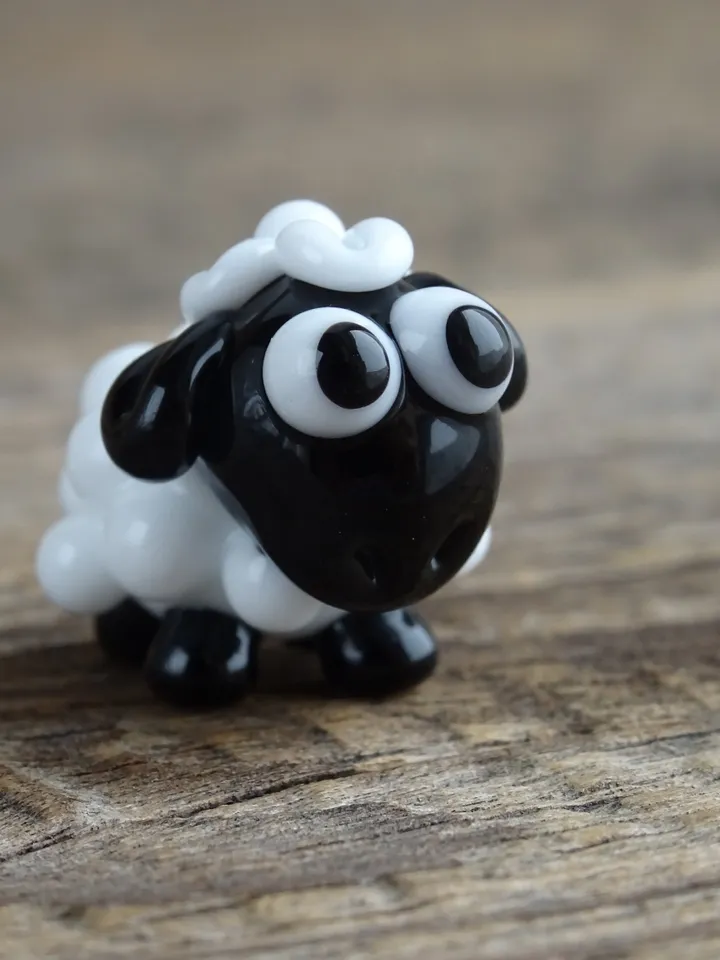 Sheep figurine Sheep gift Miniature sheep Sheep ornament Tiny glass animals Black sheep Miniature animals Terrarium figurines Glass figures