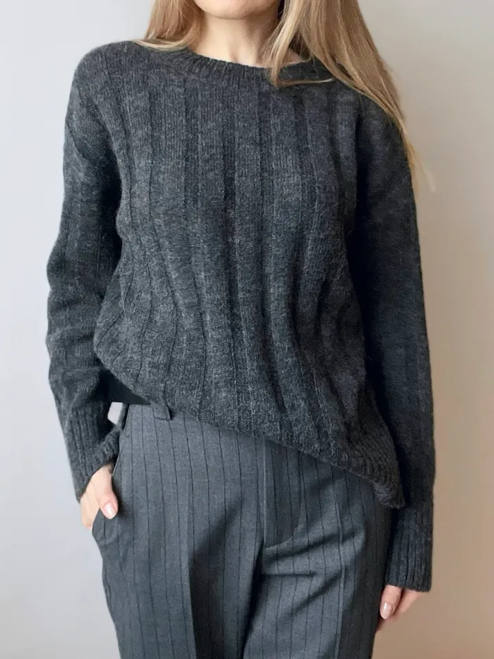Women's grey alpaca sweater c-neck