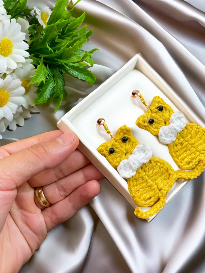 Crochet Cat Earrings Tutorial - Easy Handmade Micro Crochet Jewelry - Unique Present for Cat Lovers and DIY Enthusiasts
