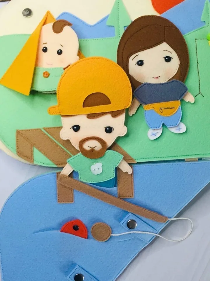 Fun and Easy Travel, Family travel,Toy family travel, Portable Dollhouse, Sensory interactive play, Quiet book