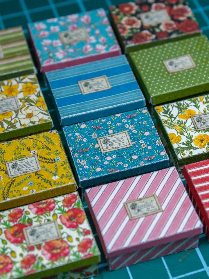 TEMPLATE Miniature retro boxes for 1:12 scale dollhouse