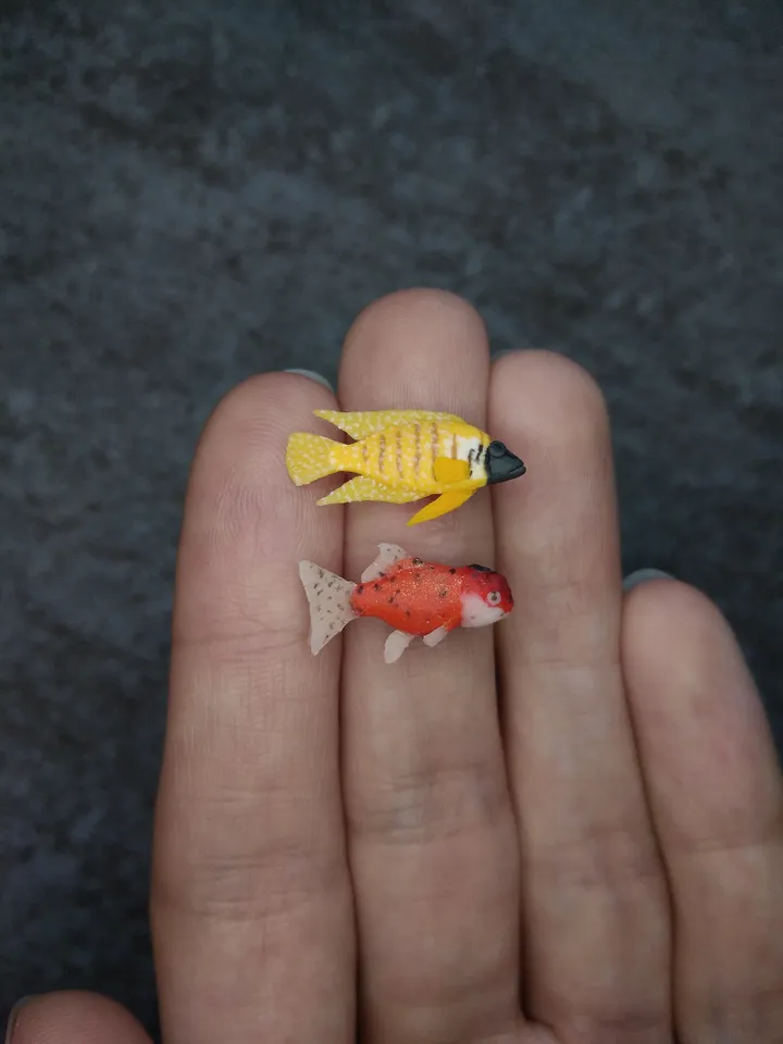 Set of miniature aquarium fish 25 pcs, tiny fish for diorama, dollhouse or resin art