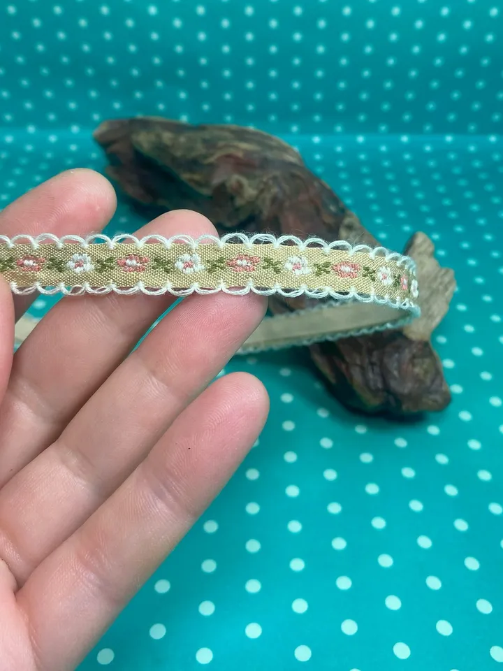 Choker around the neck. Handmade costume jewelry