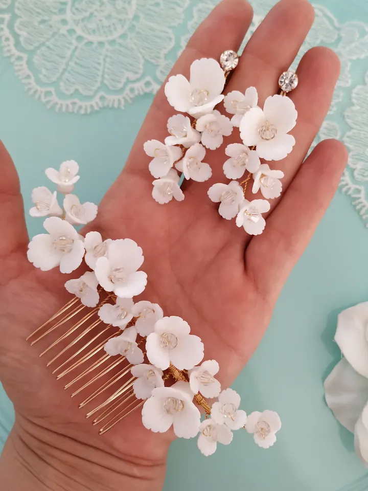 Rose Gold White Bridal Earrings Floral Wedding Earrings for Bridesmaids Gift Bridesmaid Jewelry Gold Wedding Earrings Boho Wedding Earrings