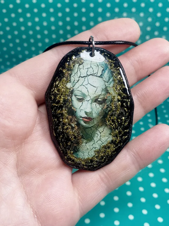 Handmade pendant. Original pendant. DIY jewelry.