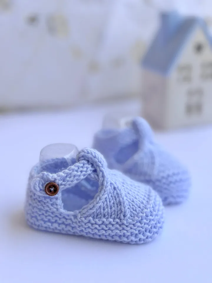 PDF Newborn Sandals Seamless Knitting Pattern – Comfort for Your Newborn Tiny Feet with video ENG
