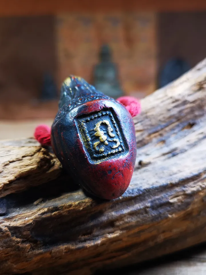 Gandhanra Old Tibetan Niang La Tsa Tsa Statue,Stupa Amulet,Pagoda Pendant,with Scorpion Stamp,Small Size 48mm,50 Years Old