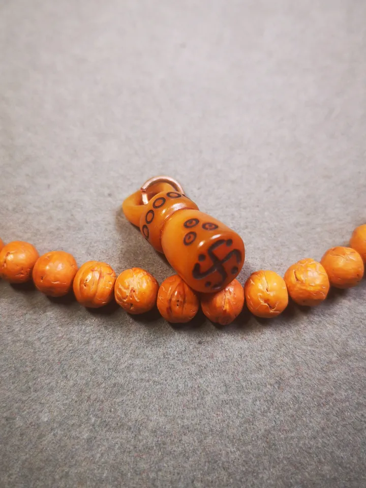Gandhanra Tibetan Bone Carved Stamp Amulet,Swastika Symbol 卐, Pendant for Mala,Prayer Beads Accessories
