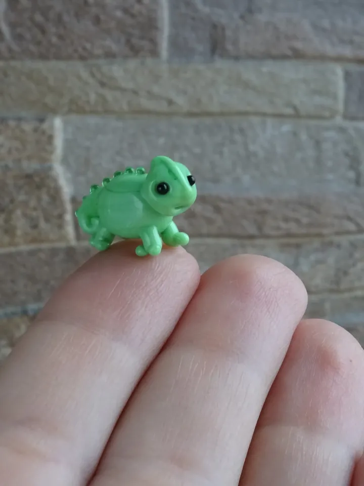 GLASS FIGURINES Chameleon figurine MIniature Chameleon ornament Glass Chameleon scuplture Chameleon gift Reptile figurine Terrarium Aquarium