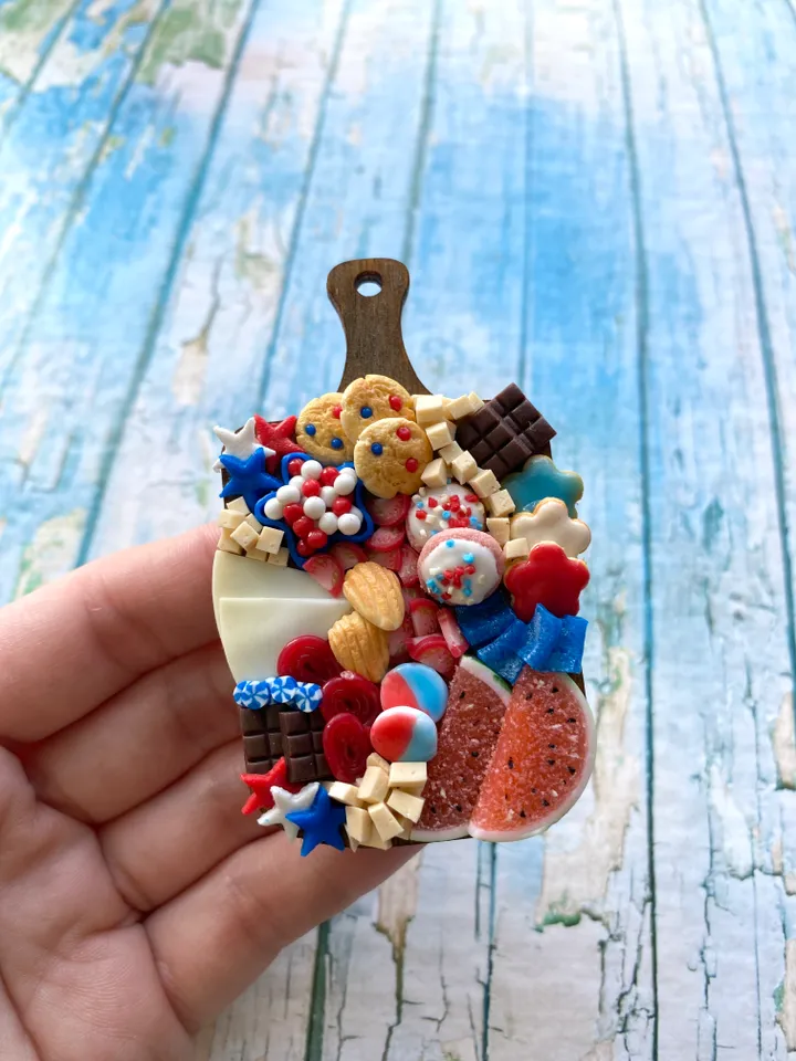 Magnet Miniature 4th July Charcuterie board with polymer clay Souvenir