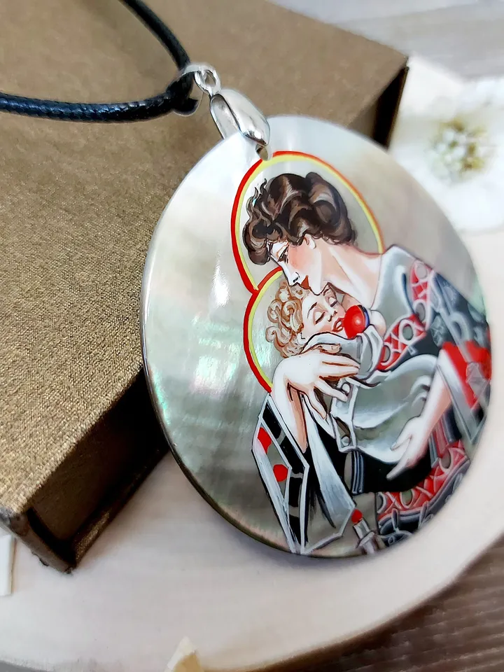 Beautiful Russian Pendant painted "Mother and child" miniature painting Russian necklace Fine art jewelry Gift for her Fedoskino Exclusive