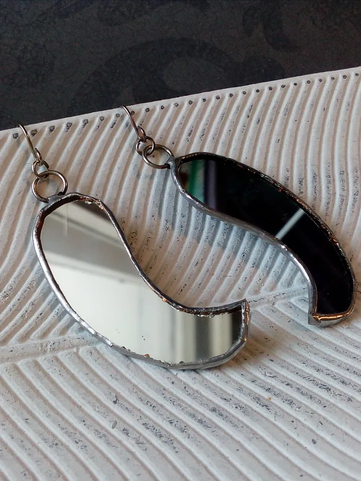 Wavy mirror earring, simple stained glass, Pepper earrings, glass earrings, kawaii earrings, Dangle earrings