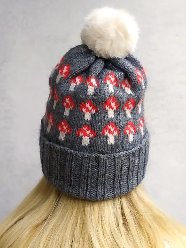 Warm knitted pompom hat
