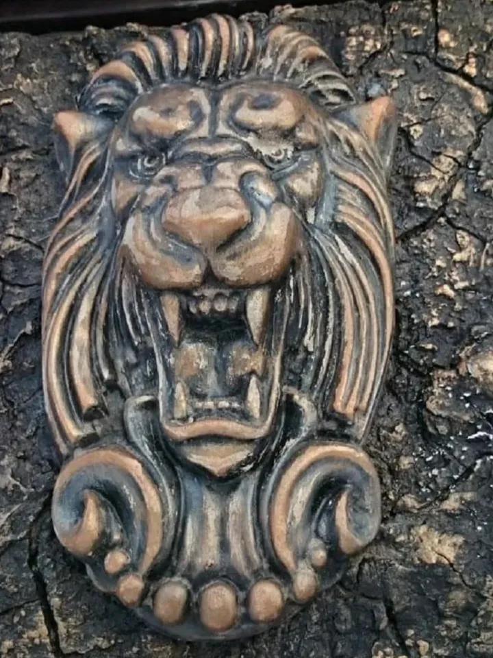 Plastic Mold for concrete and gypsum "Lion" DIY