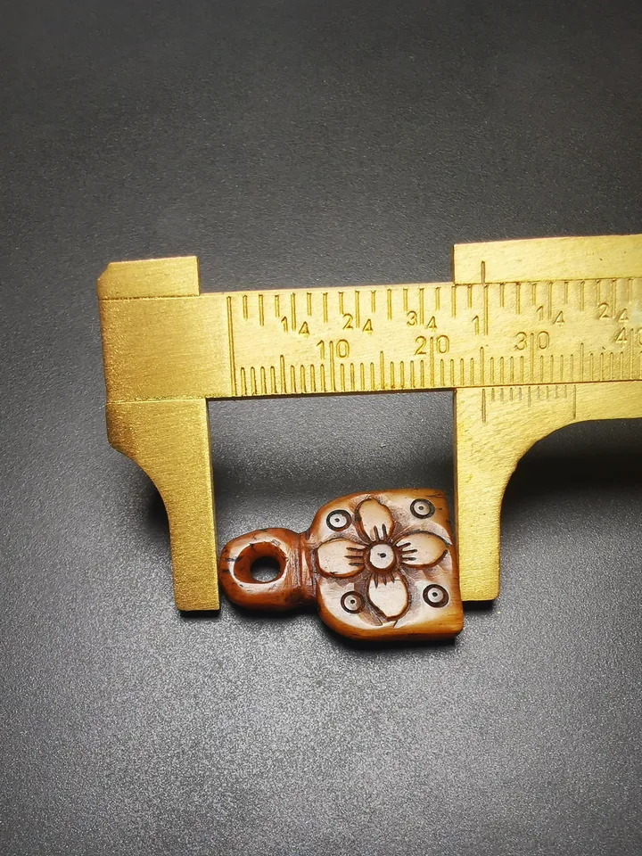 Yak Bone Carved Gesang Flower Pendant,Bead Counter Clip Pendant for Mala, Prayer Bead Accessories,Gandhanra Tibetan Amulet