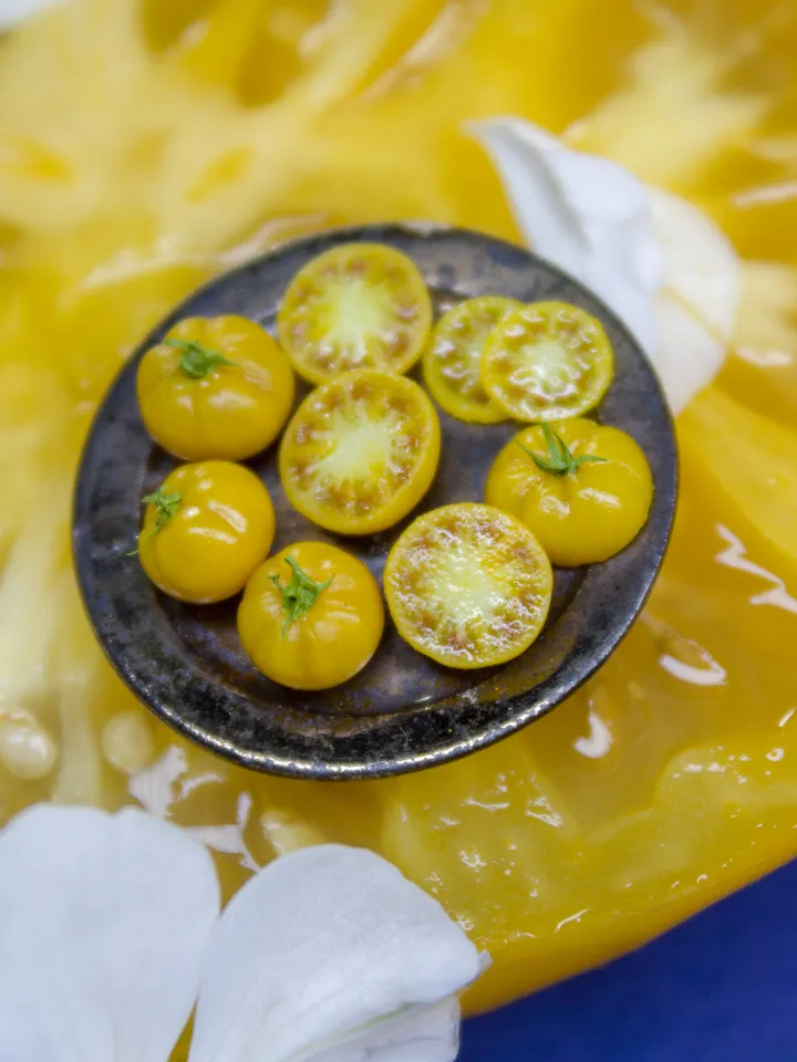TUTORIAL Miniature big yellow tomato cane with polymer clay