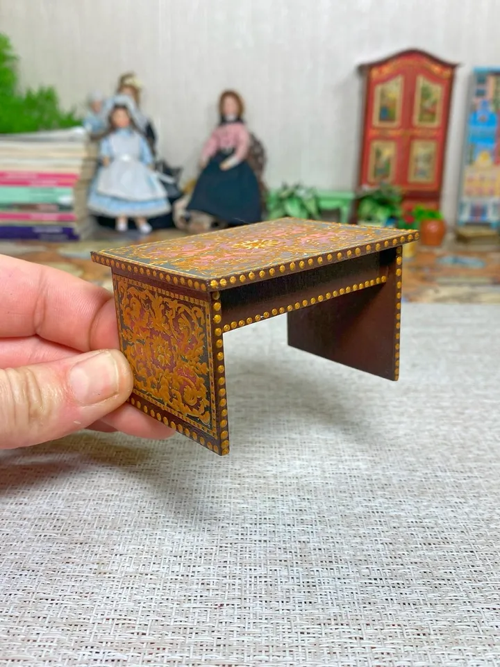 Coffee table for a dollhouse. 1:12. miniature dollhouse.