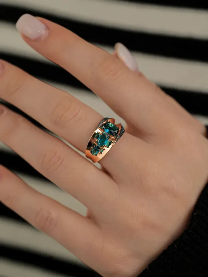 Ring Silver gold plated 925 assay value with London topaz and blue cubic zirconia